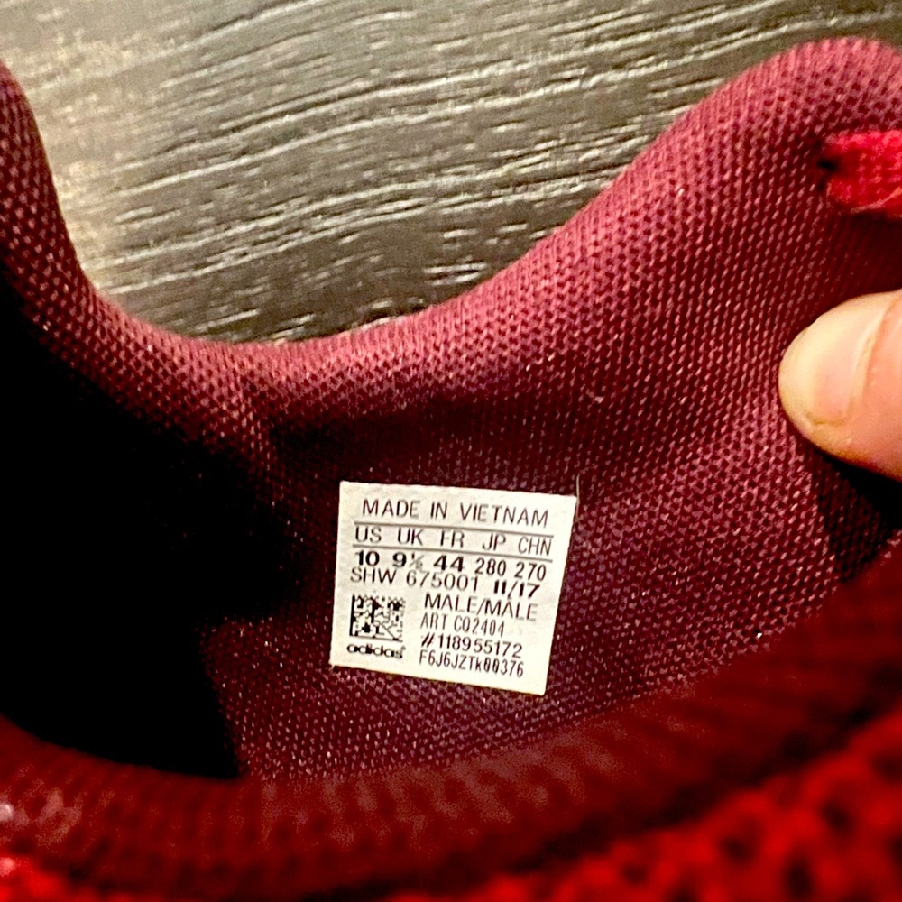 Size 10 adidas shoe; barely worn